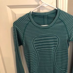 Lululemon shirt.
